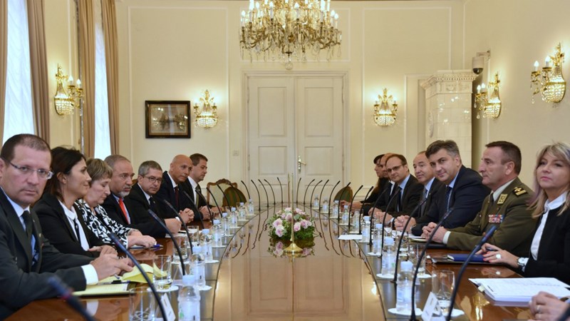 Predsjednik Vlade Andrej Plenković s ministrom obrane Države Izrael Avigdorom Liebermanom